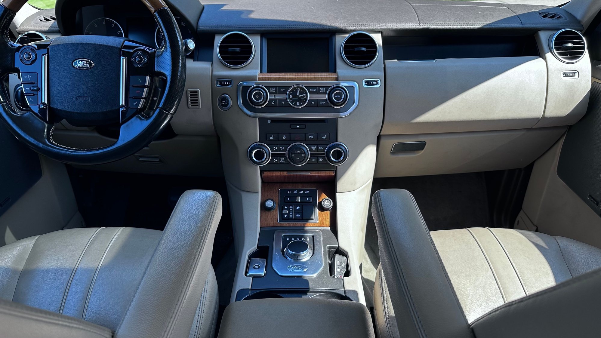 2015 Land Rover LR4 - 2015 Land Rover LR4 HSE- blown head gasket. Sold as-is. - Used - VIN SALAG2V6XFA758089 - 108,000 Miles - 6 cyl - 4WD - Automatic - SUV - White - Grosse Pointe, MI 48236, United States