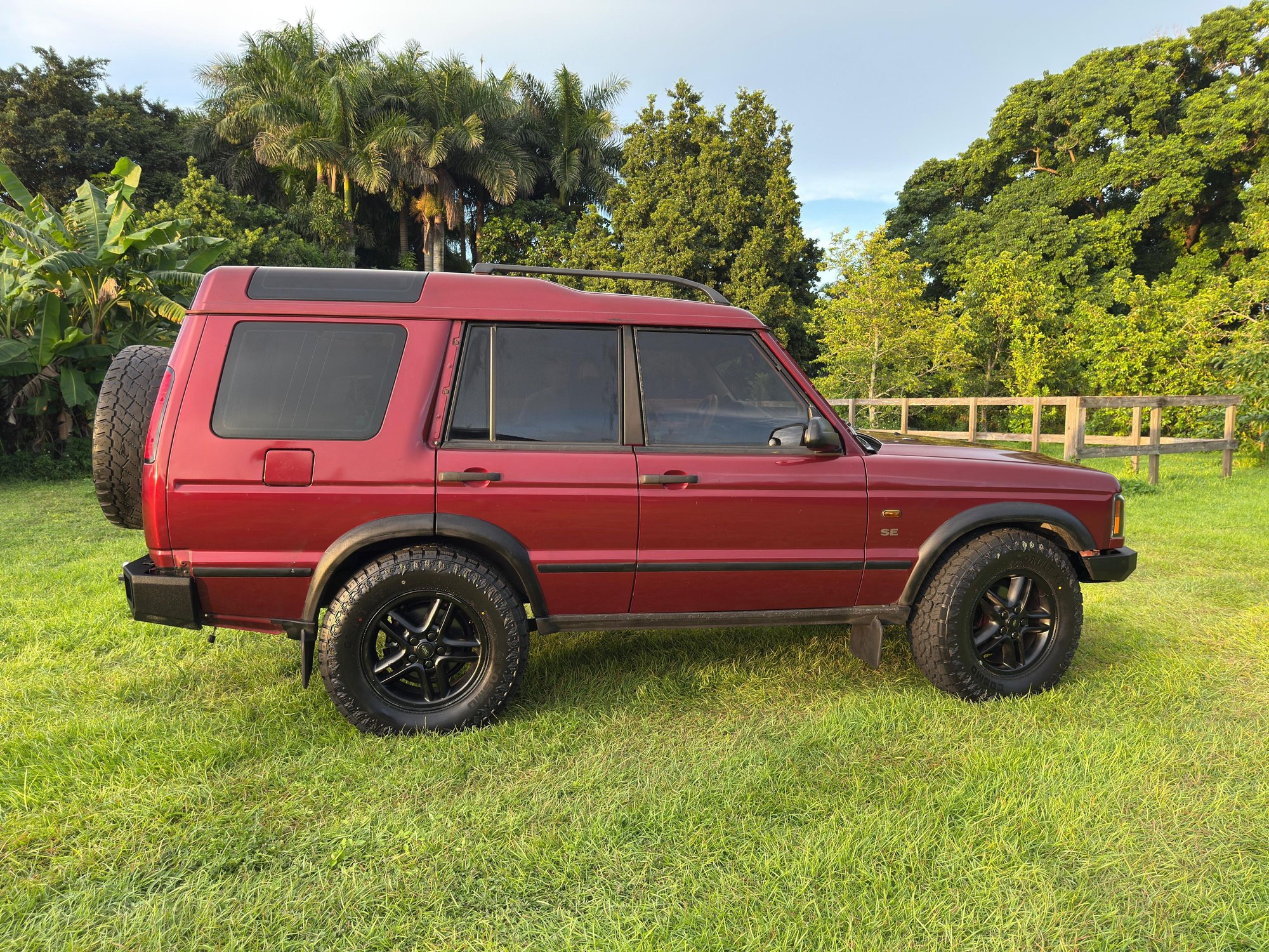 2003 Land Rover Discovery - I want to sell my Land Rover Discovery 2 - Used - VIN SALTY14453A771117 - 100,080 Miles - 8 cyl - 4WD - Automatic - SUV - Red - Miami, FL 33187, United States
