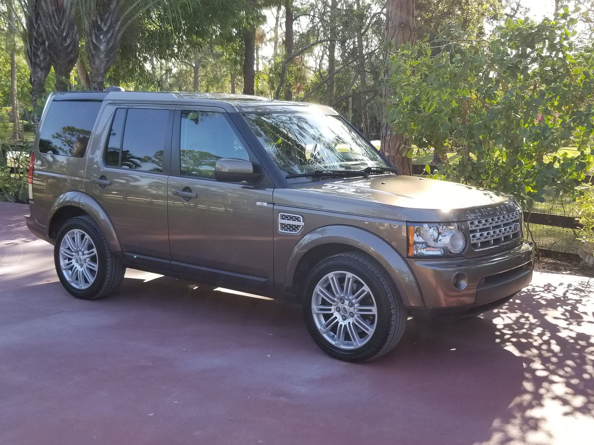 2013 Land Rover LR4 - 2013 LR4 HSE LUX Nara Bronze - Used - VIN SALAK2D47DA670192 - 91,500 Miles - 8 cyl - AWD - Automatic - SUV - Other - West Palm Beach, FL 33411, United States