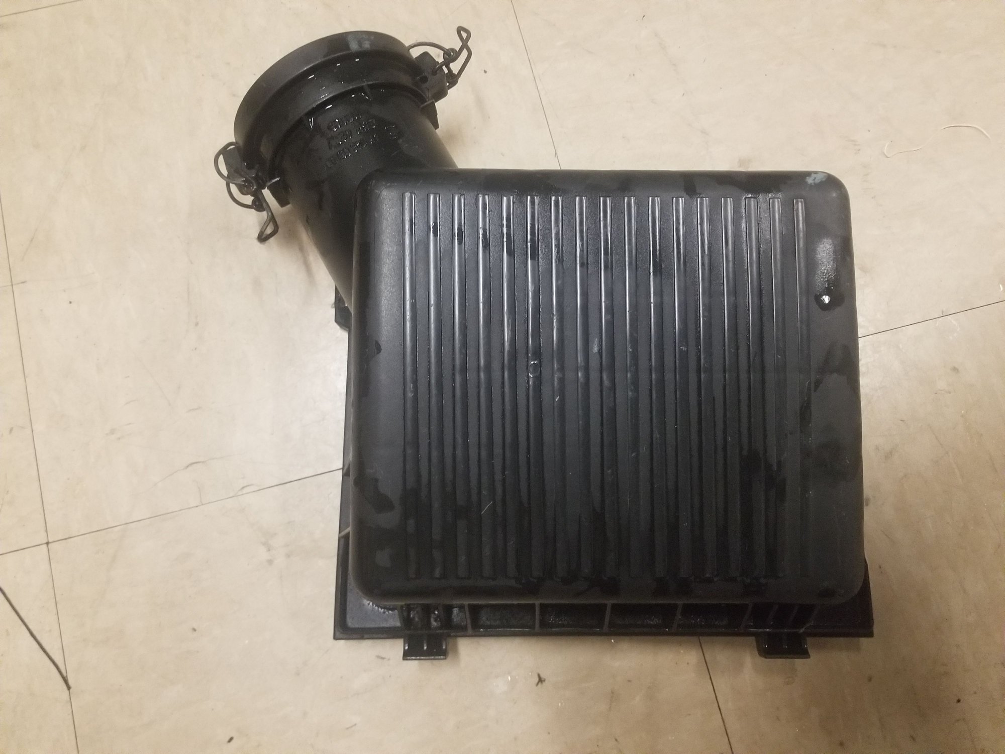 Engine - Intake/Fuel - D1 Air Intake Box - Used - 1999 to 2002 Land Rover Discovery - Trenton, NM 08648, United States