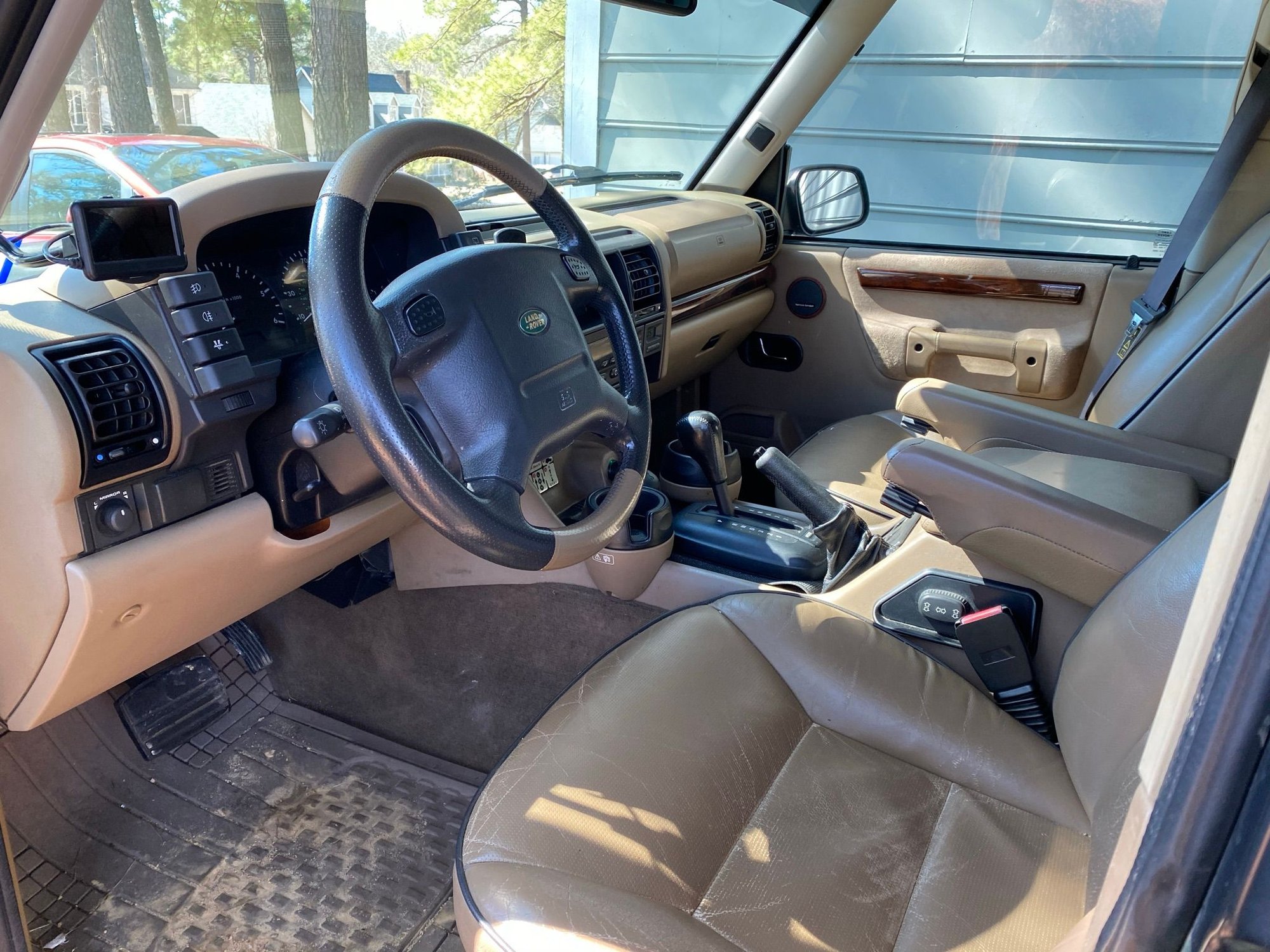 2000 Land Rover Discovery - 2000 DII 7 Seater, Rear Air - Used - VIN SALTY1240YA274888 - 156,000 Miles - 8 cyl - 4WD - Automatic - SUV - Other - Fayetteville, NC 28304, United States