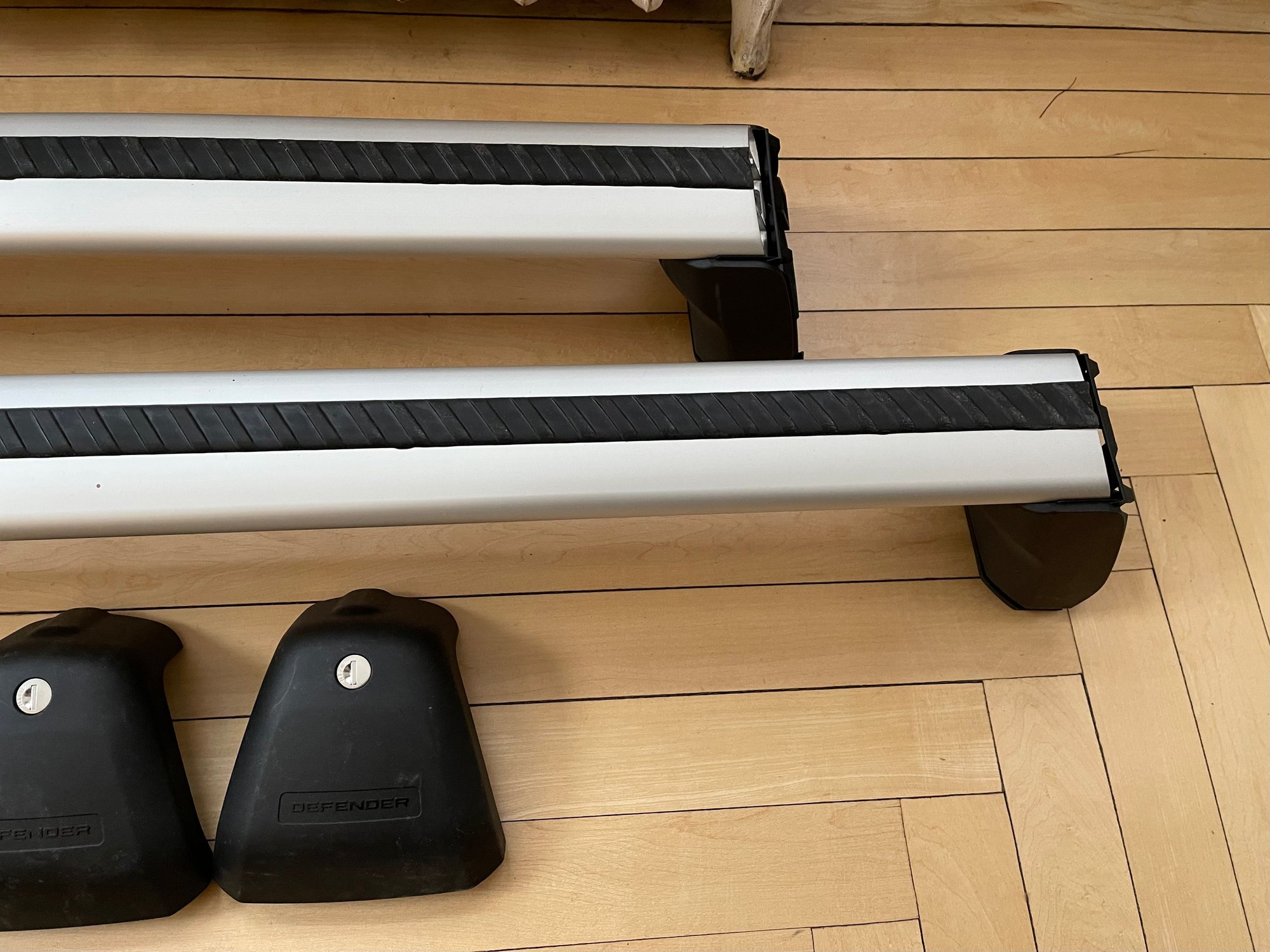 Exterior Body Parts - New Defender Roof Crossbars for 90 & 110 - Used - 2020 to 2022 Land Rover Defender - Chicago, IL 60625, United States
