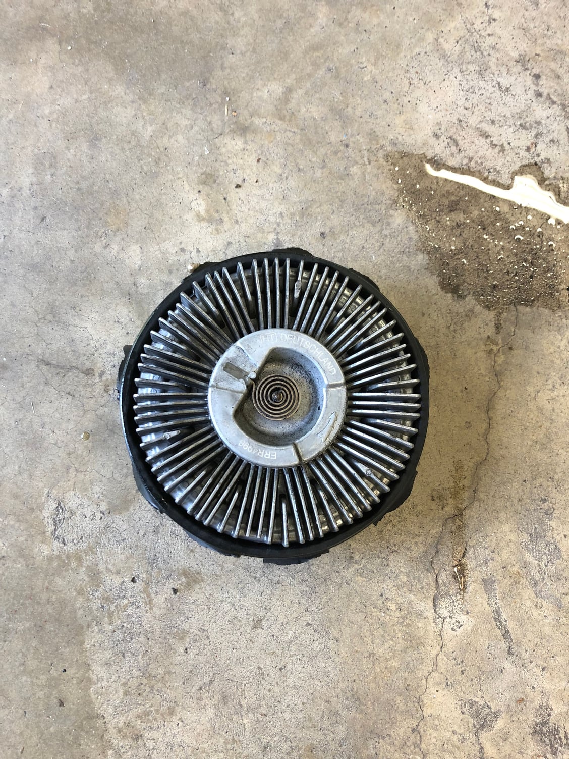 Why did my fan clutch just explode - Land Rover Forums - Land Rover Why Is My New Fan Clutch So Loud