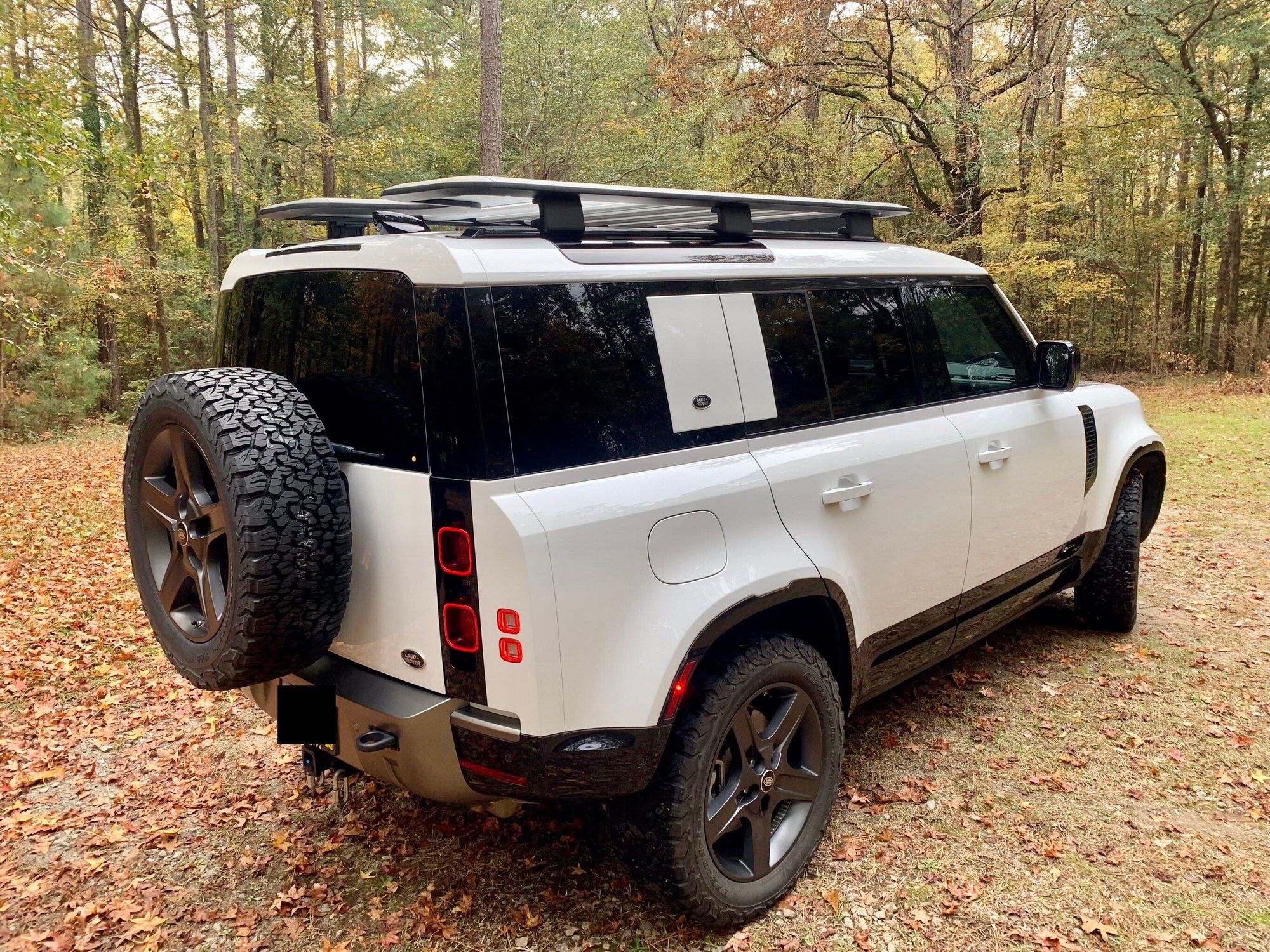 2021 Land Rover Defender - 2021 Defender HSE X-Dynamic - Used - VIN SALE37RU2M2042085 - 48,500 Miles - 6 cyl - AWD - SUV - White - Lexington, SC 29072, United States
