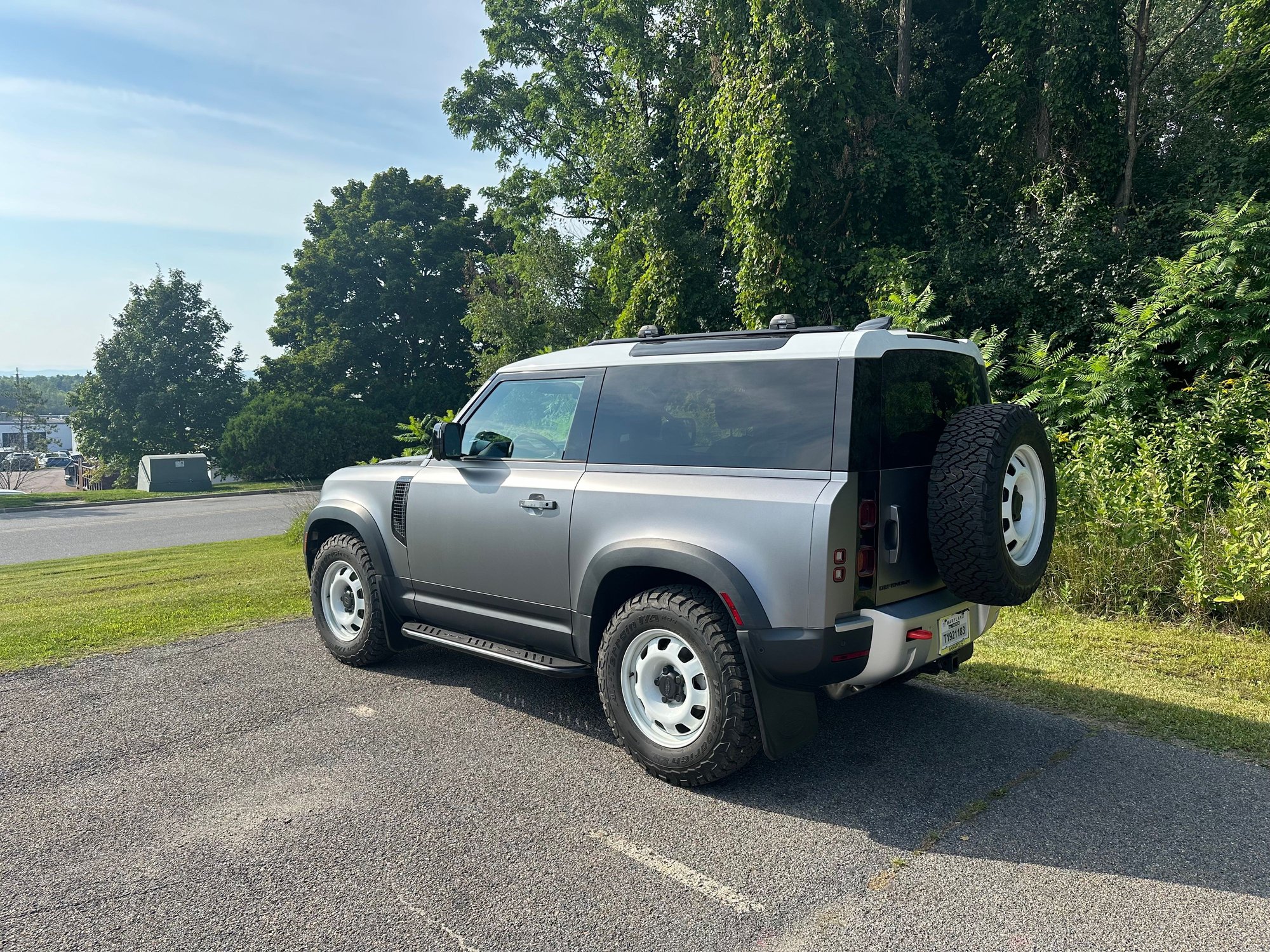 Wheels and Tires/Axles - Land Rover Defender factory steel wheels Nokia Hakkapelliita R3 snow tires 255/70/18 - Used - 2020 to 2026 Land Rover Defender - Burlington, VT 05401, United States