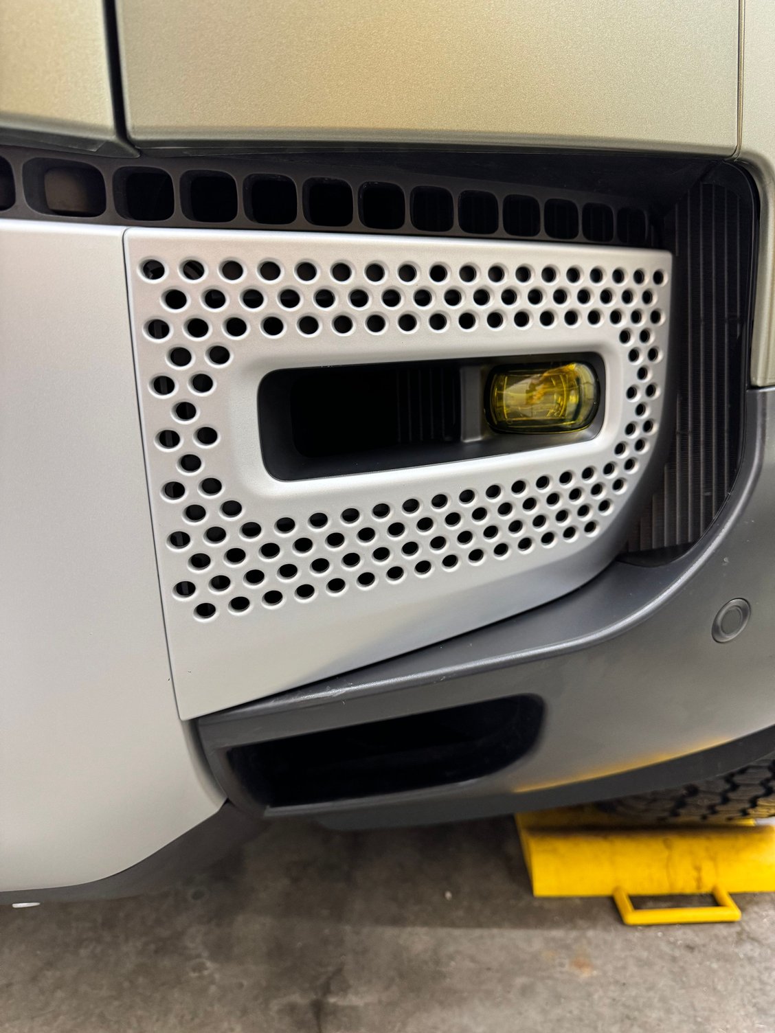 Now projecting Yellow light..