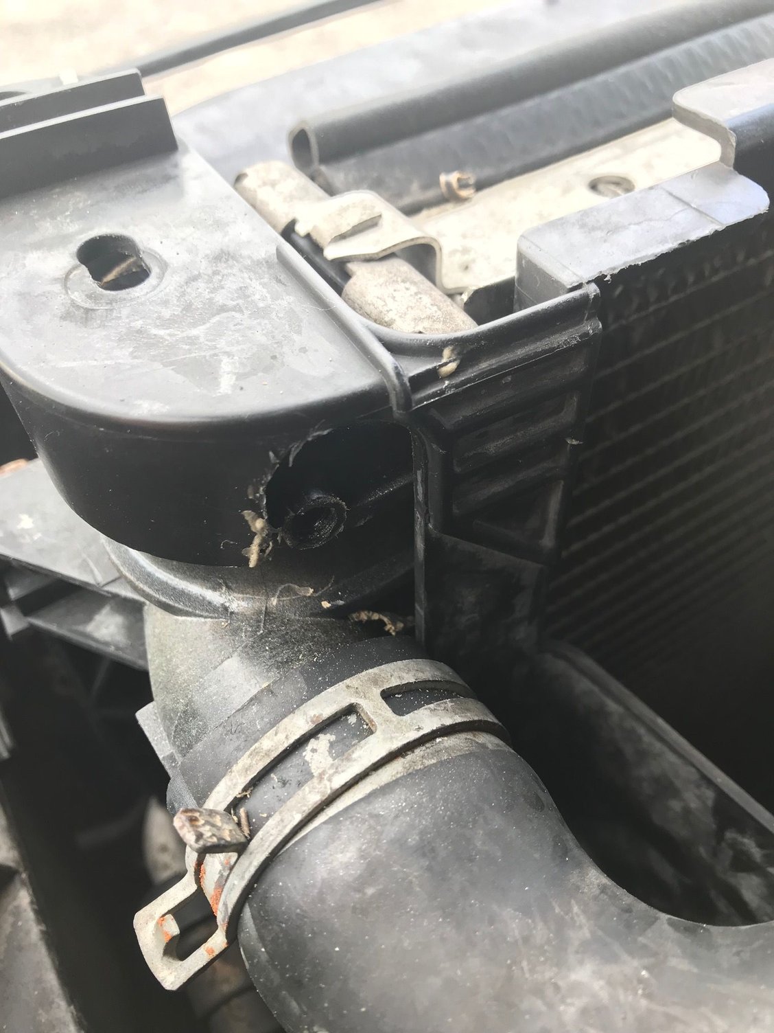 Broken Radiator Overflow Nipple (3FE)