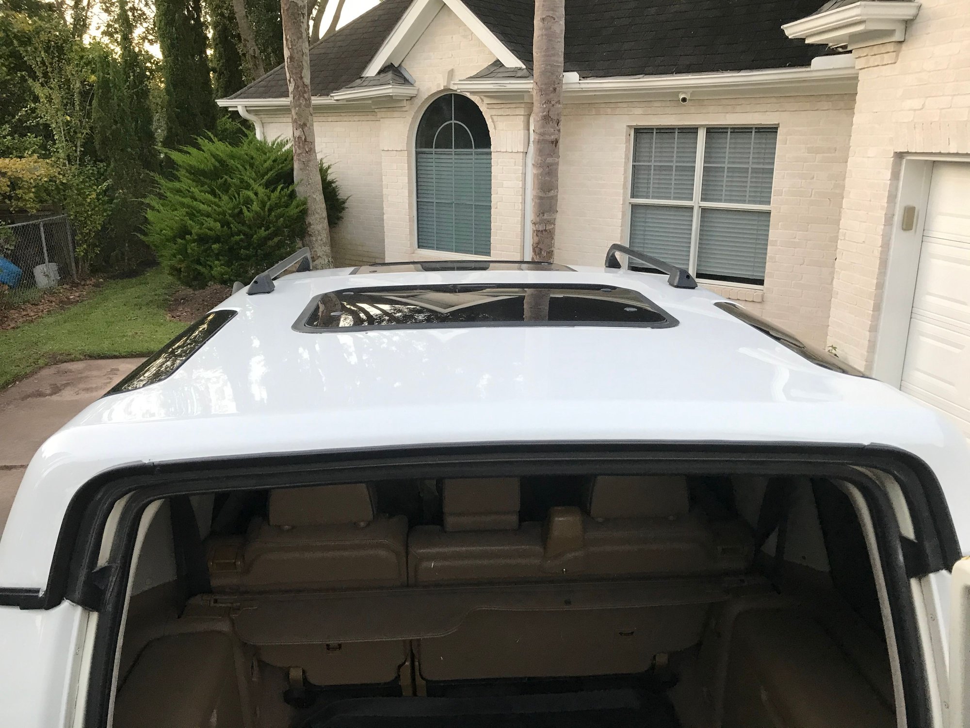 2002 Land Rover Discovery - Running Strong & Cool!!!! 2002 Discovery SE II Best Offer - Used - VIN SALTY12412A742781 - 248,774 Miles - 8 cyl - AWD - Automatic - SUV - White - Houston, TX 77496, United States