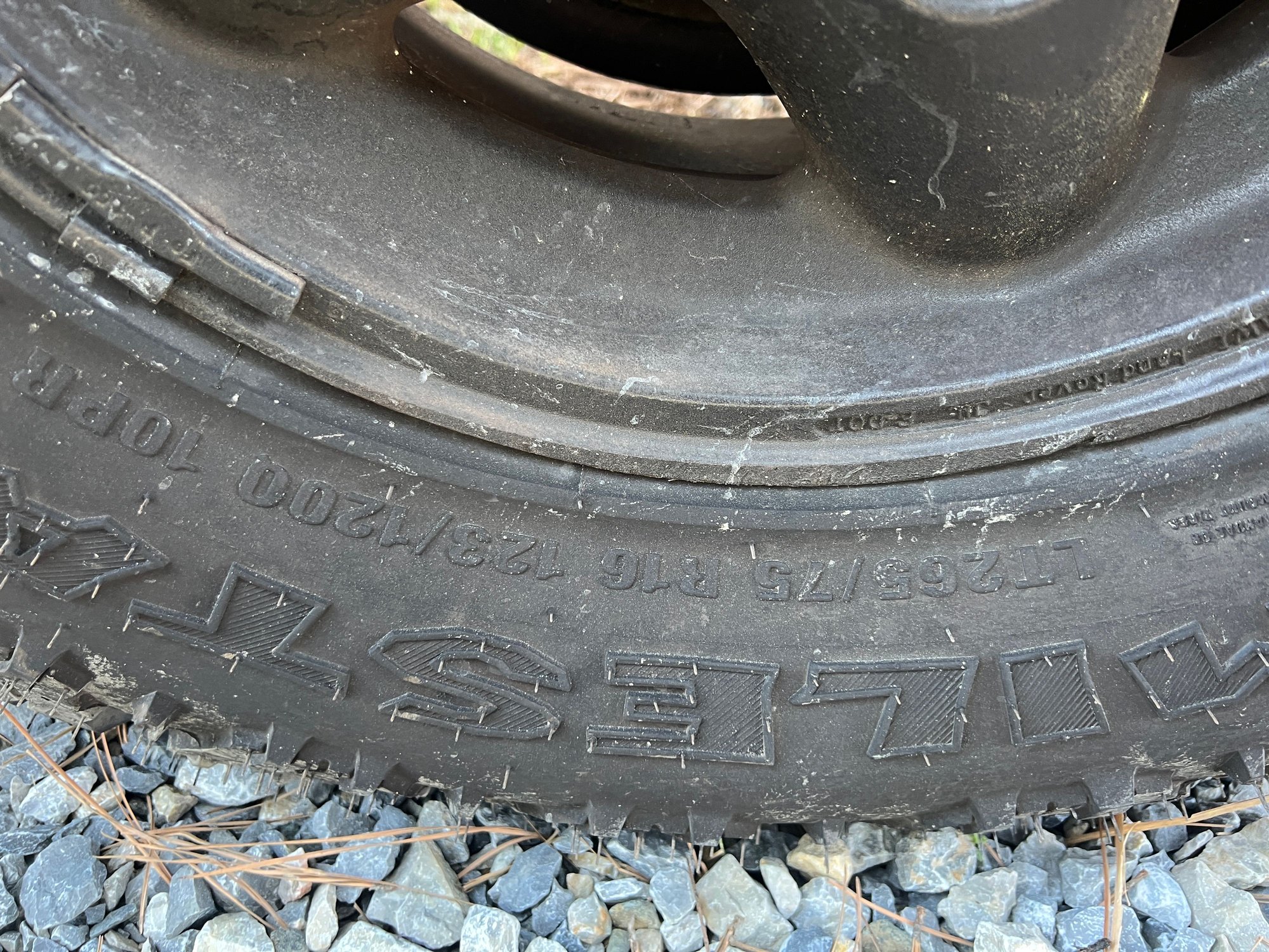 Wheels and Tires/Axles - Land Rover Wheels & Tires Defender, Discovery, Range Rover Classic - Used - 1988 to 1999 Land Rover Defender - Cambridge, MD 21613, United States