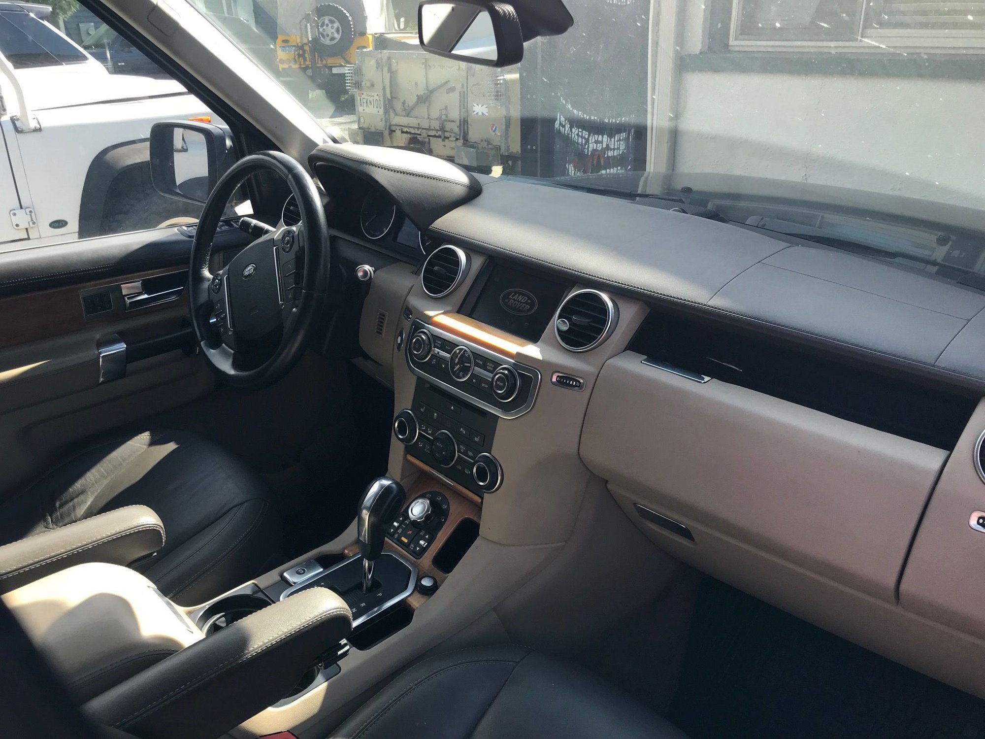 2013 Land Rover LR4 - 2013 Land Rover LR4 HSE Black Package - Needs Motor - Used - VIN SALAK2D47DA682262 - 128,000 Miles - 8 cyl - AWD - SUV - Black - Kennett Square, PA 19348, United States