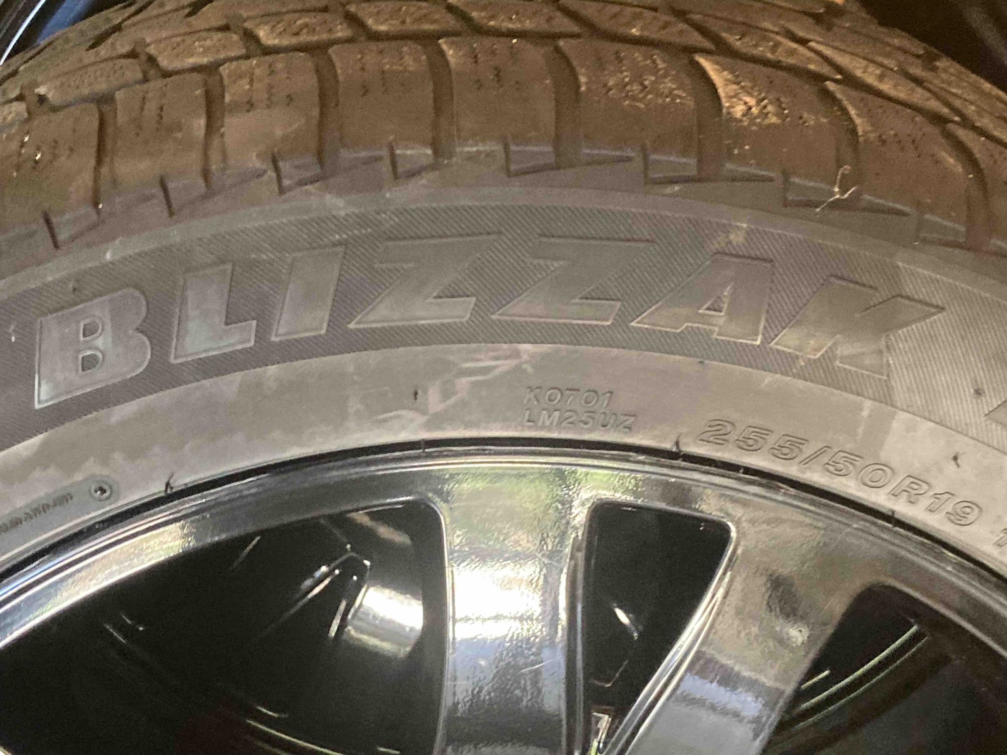 Wheels and Tires/Axles - 4 Black OEM RRS Wheels RRC502280 with Bridgestone Blizzak 255/55-R19 - Used - 2005 to 2013 Land Rover Range Rover Sport - 2004 to 2009 Land Rover LR3 - 2009 to 2016 Land Rover LR4 - Lyons, CO 80540, United States