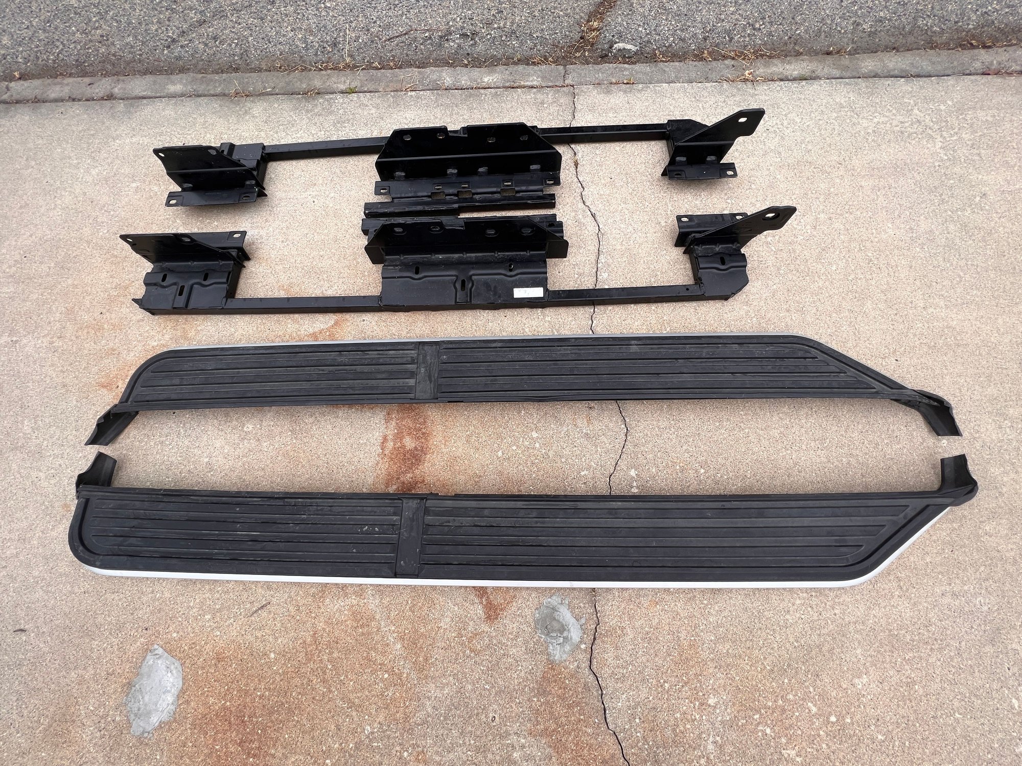 Exterior Body Parts - Used OEM LR4 Running Board / Side Step - Used - 2010 to 2016 Land Rover LR4 - Burbank, CA 91505, United States