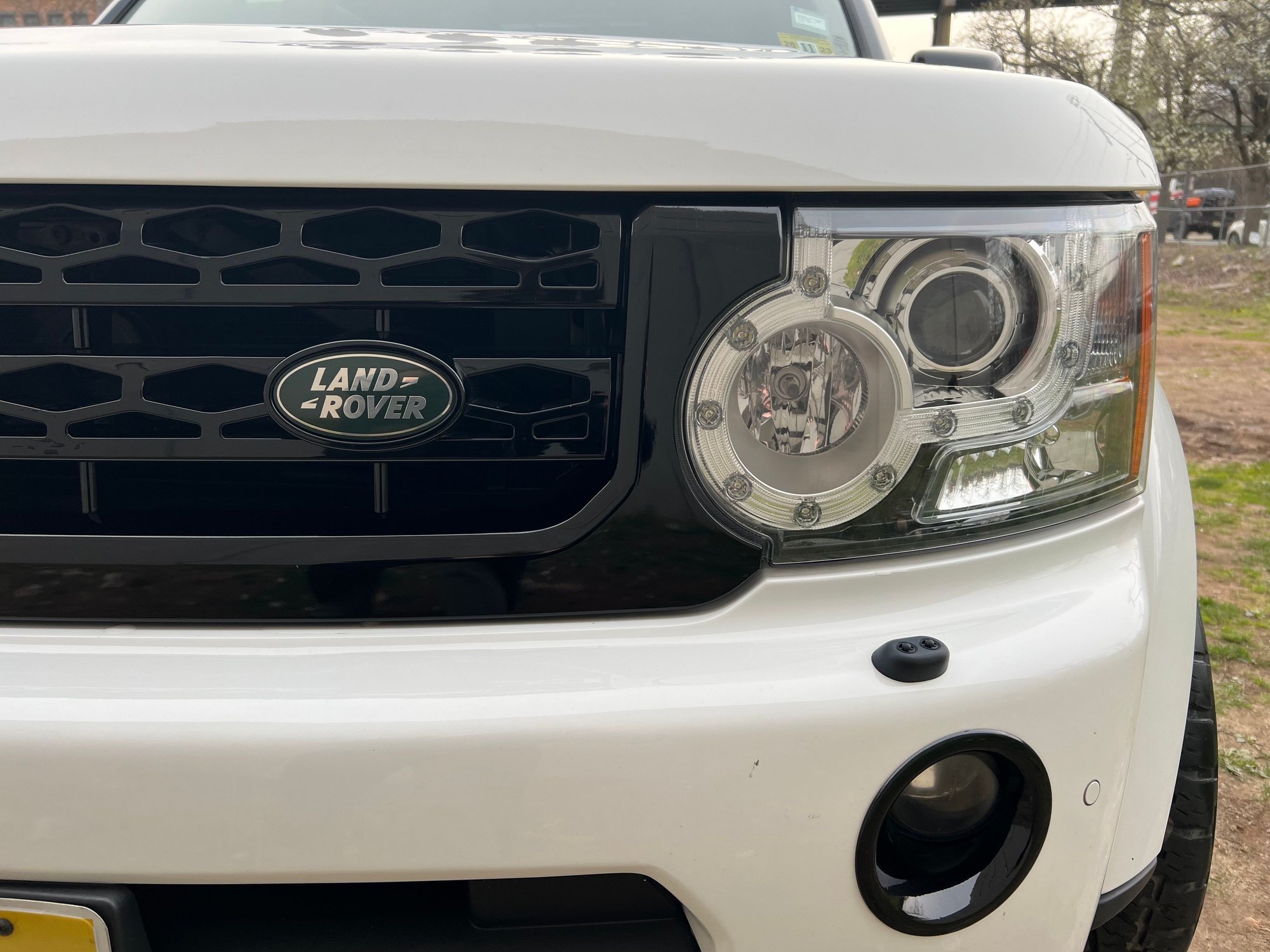 2012 Land Rover LR4 - 2012 Land Rover LR4 HSE - Used - VIN SALAK2D49CA646698 - 83,133 Miles - 8 cyl - AWD - Automatic - White - Jersey City, NJ 07302, United States