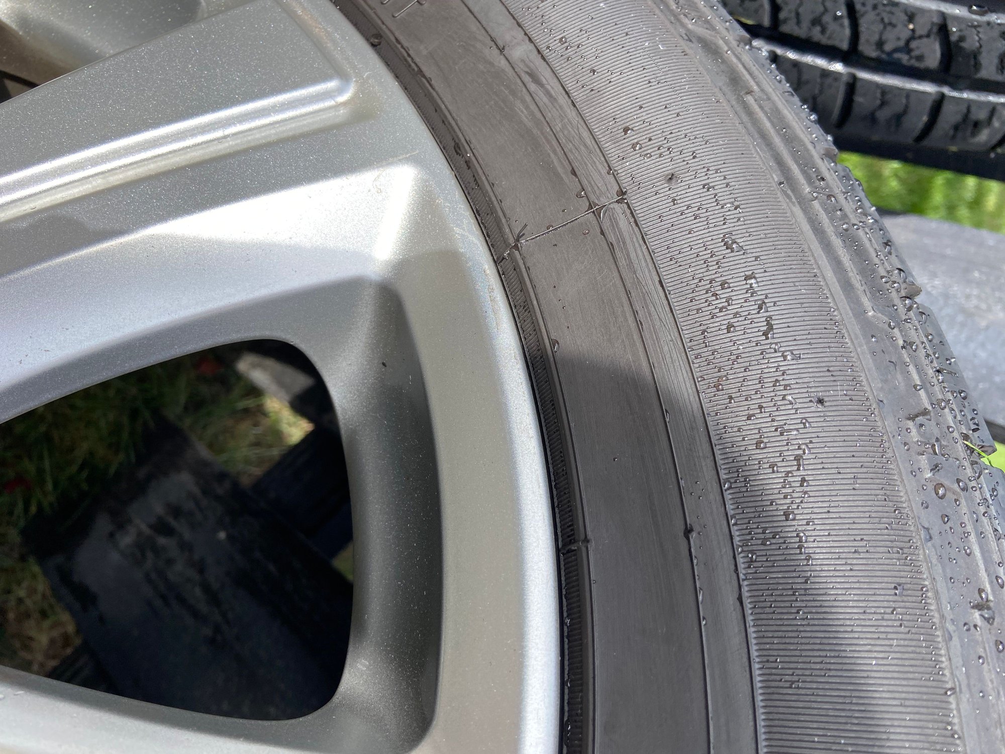 Wheels and Tires/Axles - LR4 - Factory rims/tires & TPMS sensors - Used - 2014 to 2016 Land Rover LR4 - Buffalo, NY 14222, United States