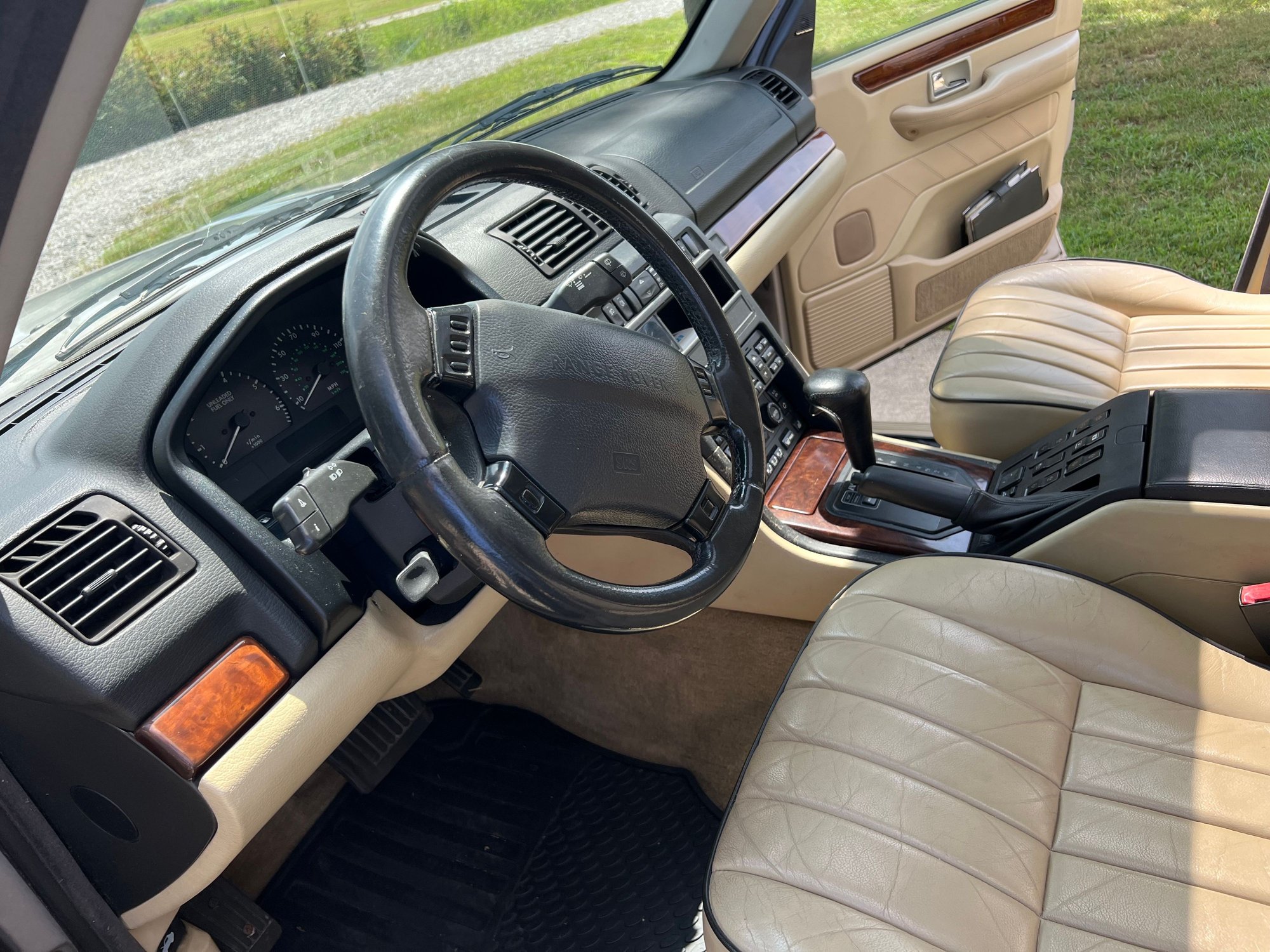 1999 Land Rover Range Rover - 1999 p38 hse - Used - VIN SALPV1444XA424295 - 133,000 Miles - 8 cyl - 4WD - Automatic - SUV - Beige - Chesapeske, VA 23322, United States