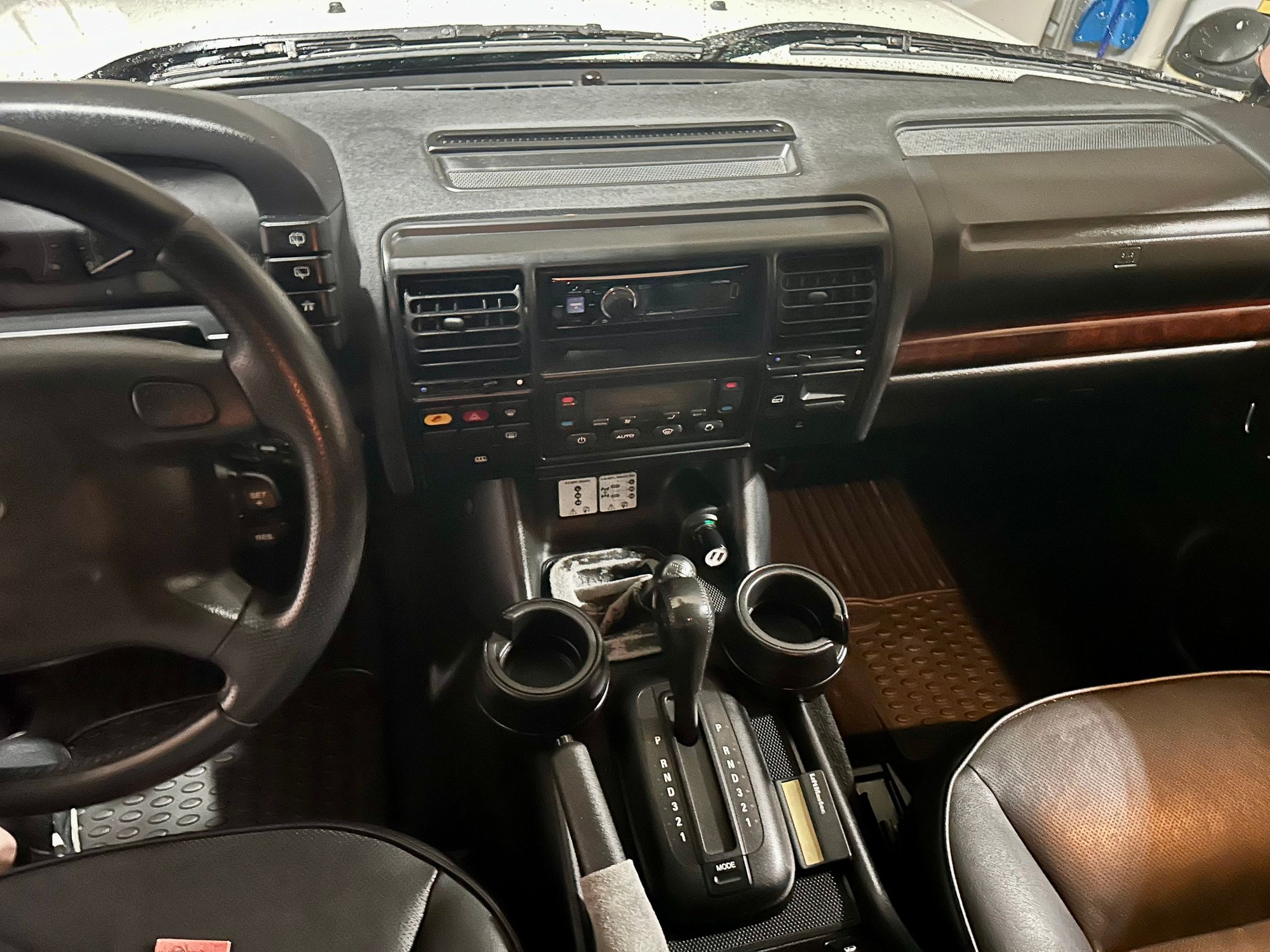 2004 Land Rover Discovery - 2004 Land River Discovery - Used - VIN SALTW19494A865677 - 115,000 Miles - 8 cyl - 4WD - Automatic - SUV - White - Normal, IL 61761, United States