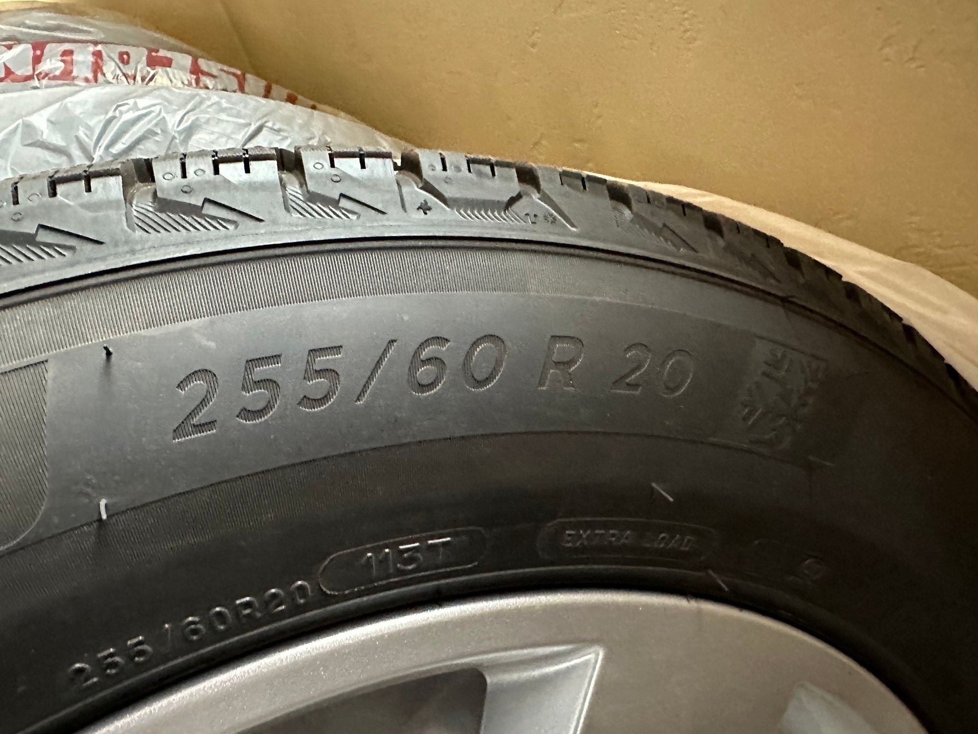 Wheels and Tires/Axles - 2023 Defender 110se, 5 20" OEM Wheels/Michelin X-Ice Snow tires with TPMS, 300 miles - Used - All Years  All Models - Carbondale, CO 81623, United States