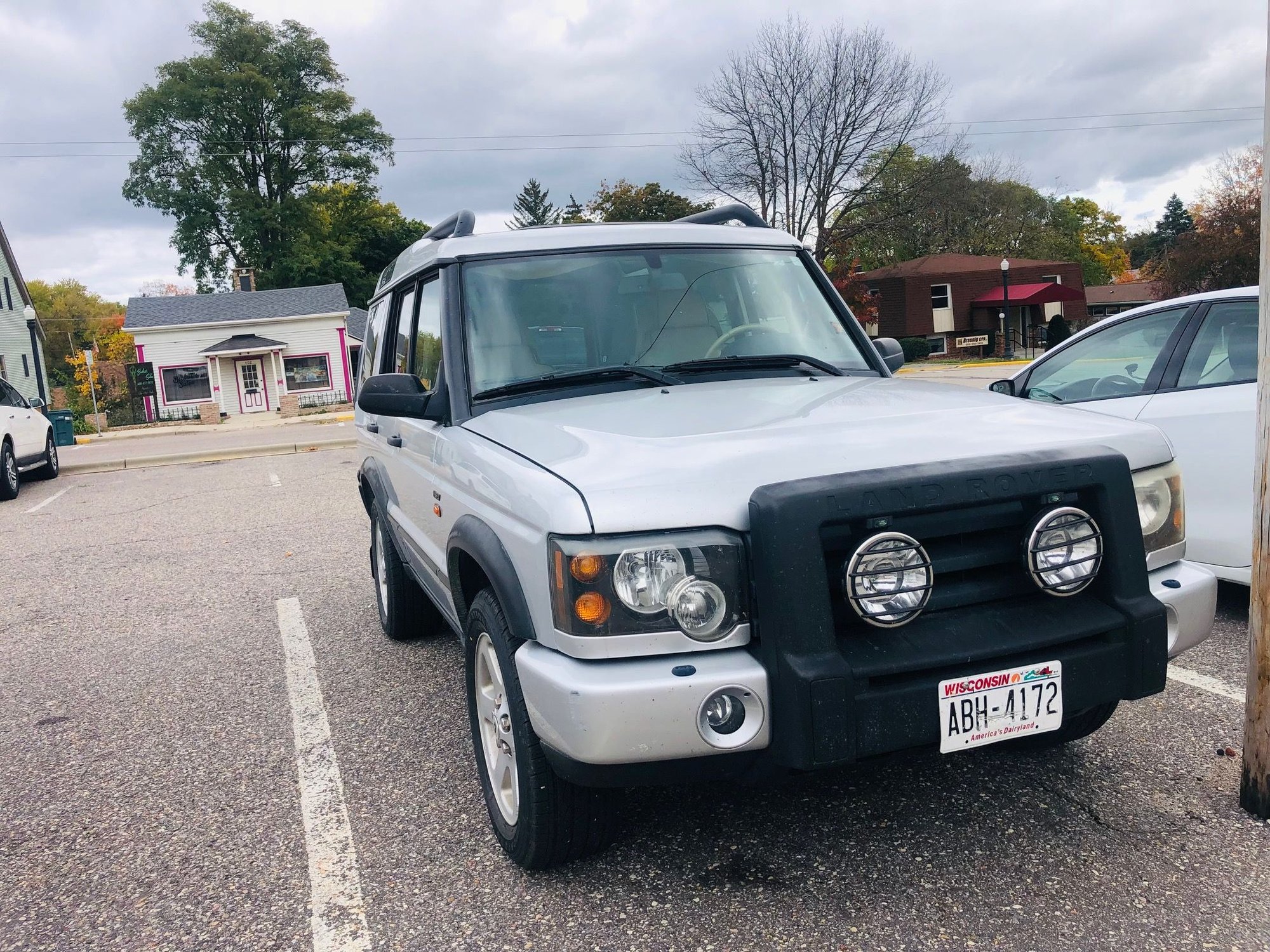 2004 Land Rover Discovery - 2004 DISCOVERY II - GREAT BODY, NEW MOTOR - 5,000 miles - Used - VIN SALTR1945A837544 - 153,000 Miles - 8 cyl - 4WD - Manual - SUV - Silver - Baraboo, WI 53913, United States