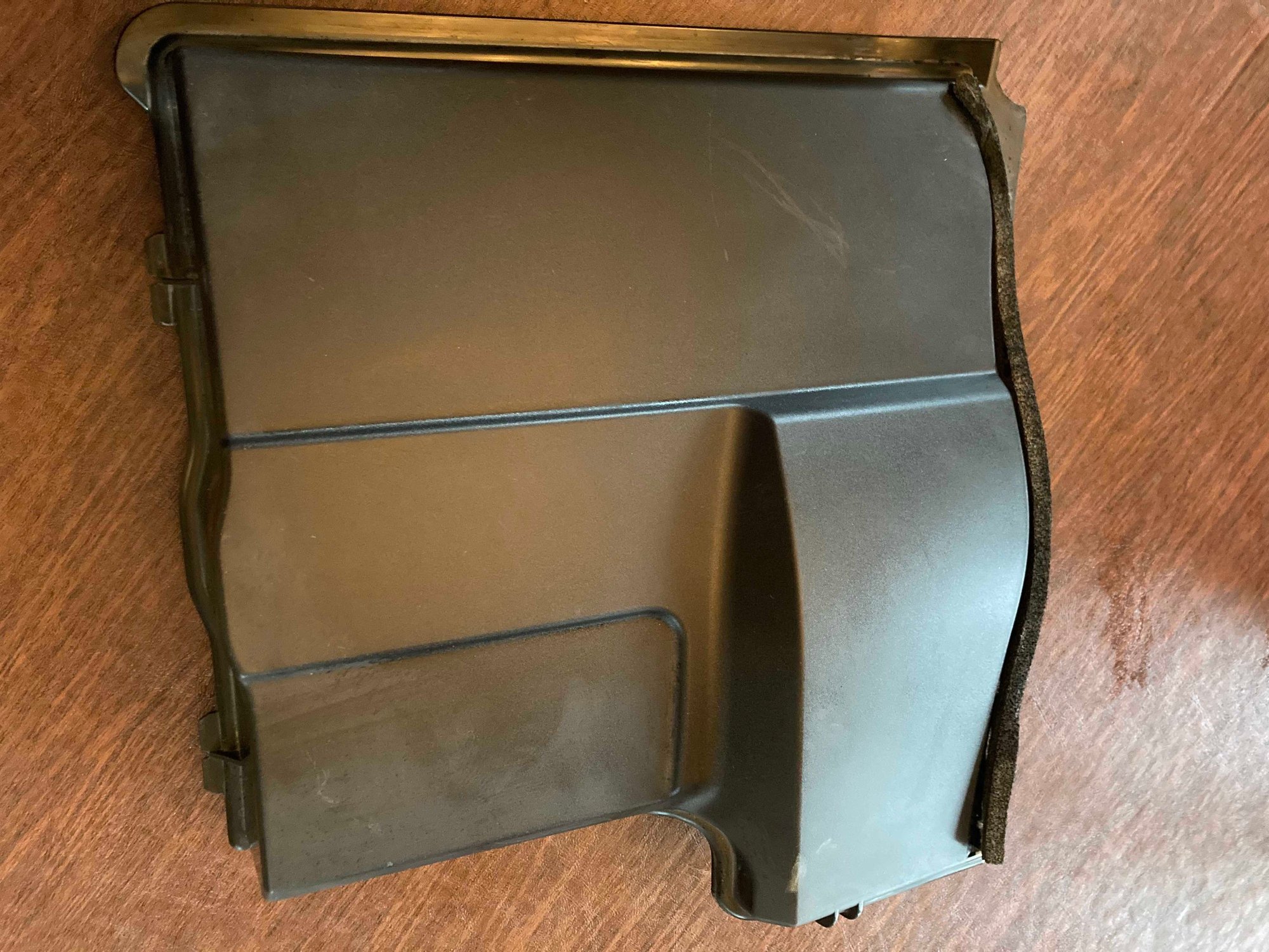Miscellaneous - LR4 Battery Cover LR066538 - Used - 2012 Land Rover LR4 - Lyons, CO 80540, United States
