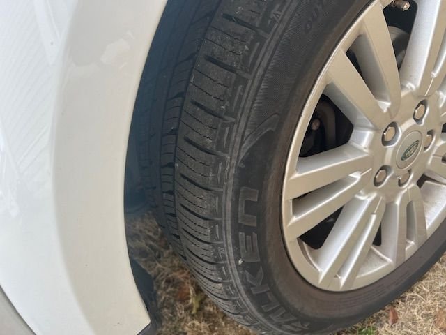 2011 Land Rover LR4 - 2011 Land Rover LR4 HSE - Used - VIN SALAK2D49BA556501 - 168,139 Miles - 8 cyl - 4WD - Automatic - SUV - White - Wellington, KS 67152, United States
