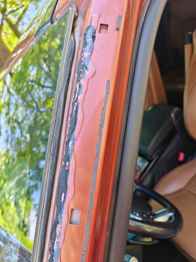 Add a new line of windshield glue