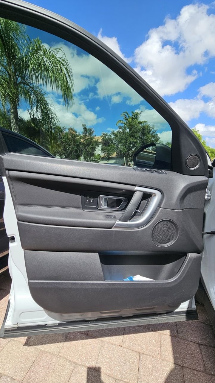 2019 Land Rover Discovery Sport - Land Rover Discovery Sport HSE 49000 miles - Used - VIN SALCR2FX9KH807004 - 49,100 Miles - 2 cyl - 4WD - Automatic - SUV - White - Royal Palm Beach, FL 33411, United States