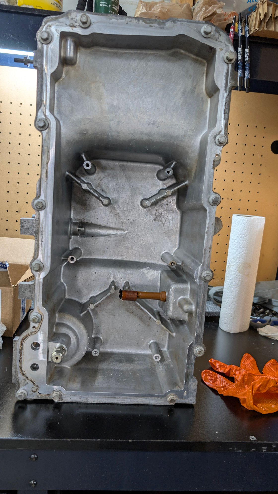 Engine - Internals - LS3 oil pan from 2011 Camaro SS - Used - 2011 to 2015 Chevrolet Camaro - Waynesboro, MS 39362, United States