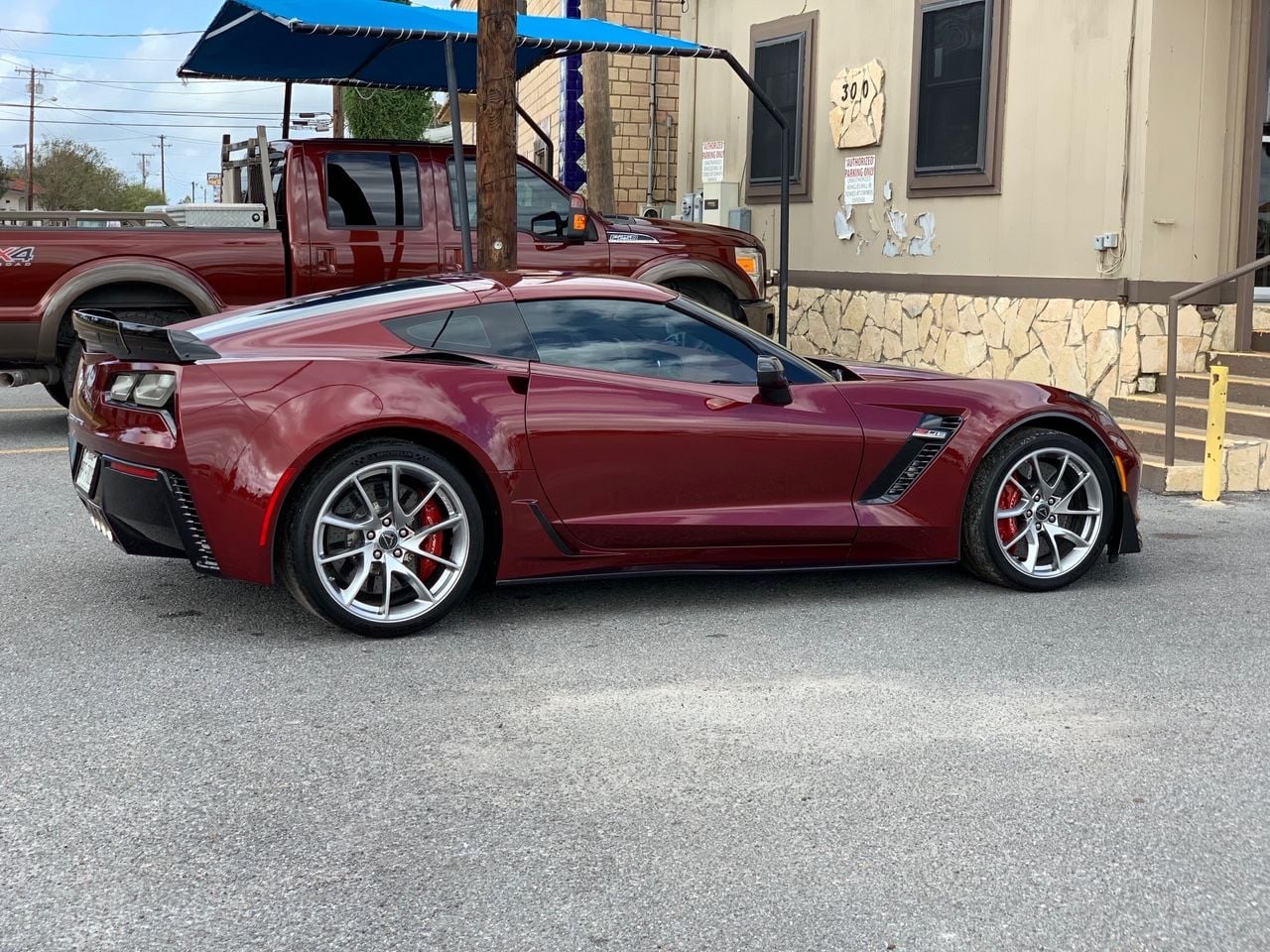 2016 Chevrolet Corvette - 2016 Z06 w/ Z07 pkg Long Beach Red A8 - Used - VIN 1G1YU2D64G5607204 - 3,276 Miles - 8 cyl - 2WD - Automatic - Coupe - Red - Weslaco, TX 78596, United States