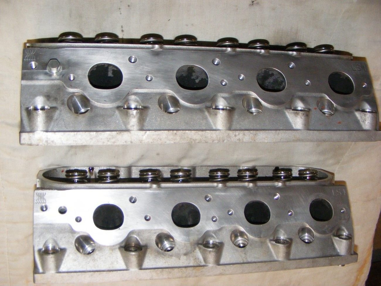 TEA TRICK FLOW 220 LS1 Cathedral Heads /PM Guides/Platinum Springs LS1TECH Camaro and