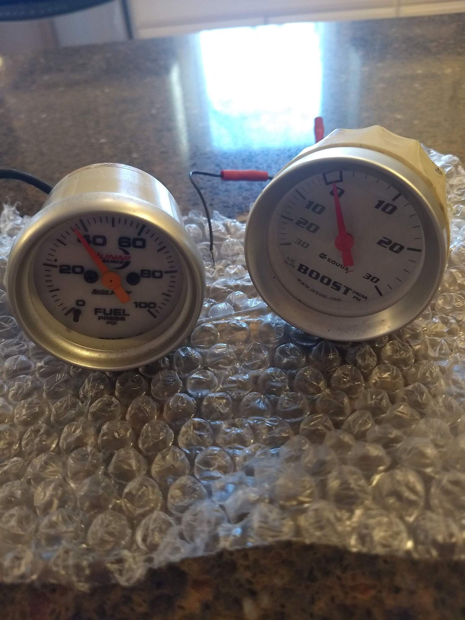 Lunar Series Fuel Pressure Gauge + Equus Vacuum/Boost Gauge 21/16