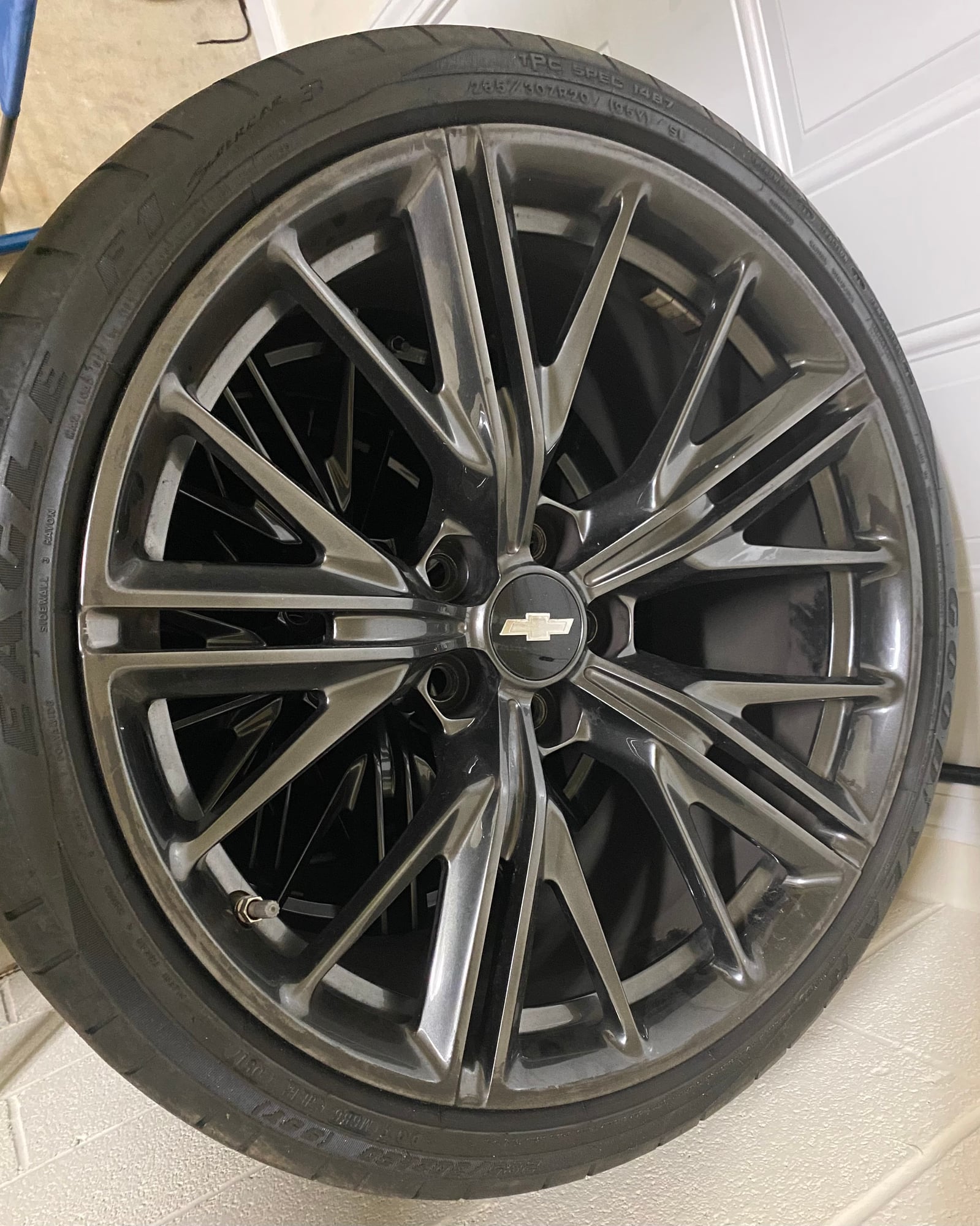Wheels and Tires/Axles - 2018 Camaro Zl1 Factory 20 inch Wheels takeoff 17k miles - Used - All Years Any Make All Models - Asheville, NC 28804, United States