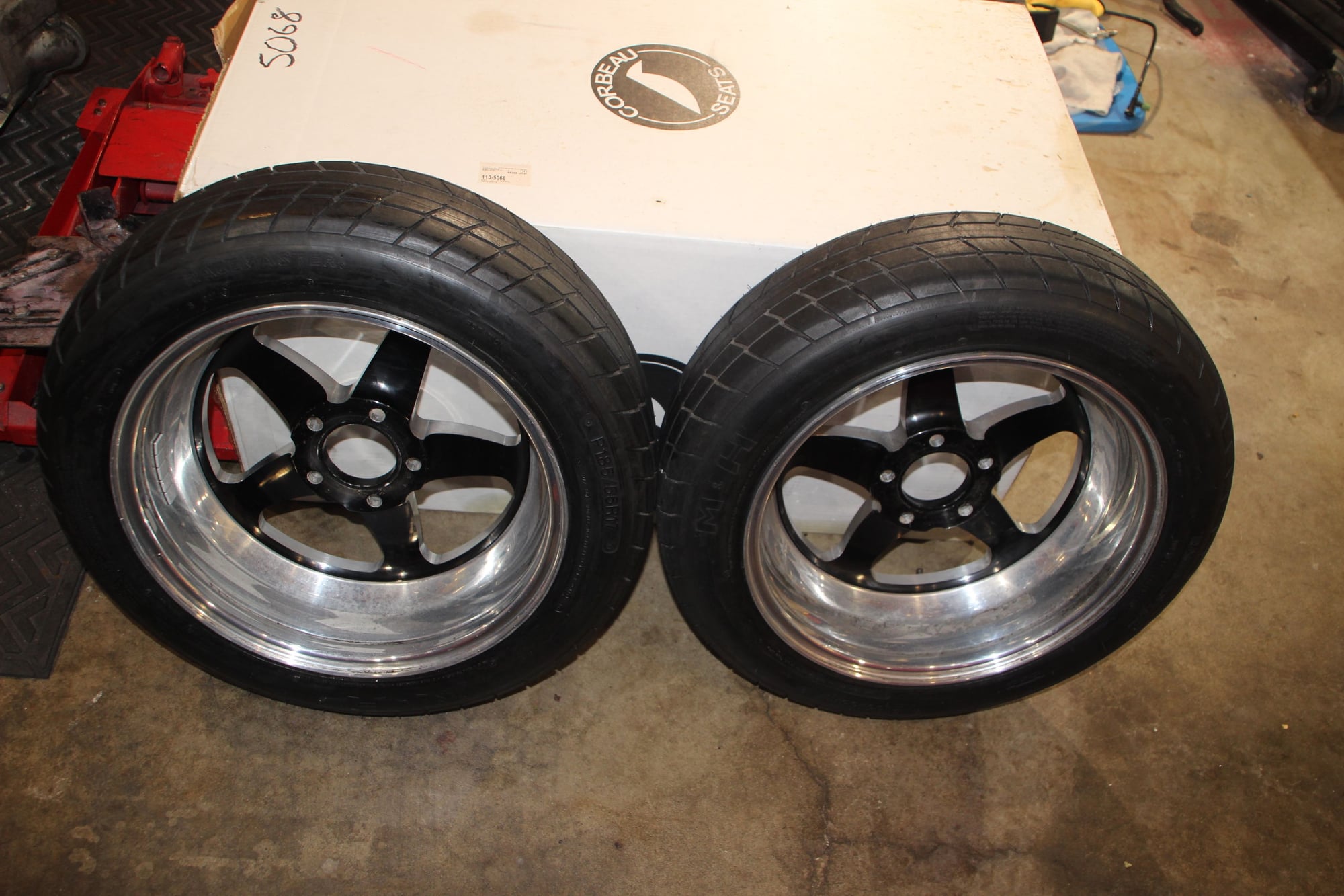  - 17" x 5.5" WELD RTS S71 Front Runners and M&H Racemaster tires - Portage, IN 46368, United States