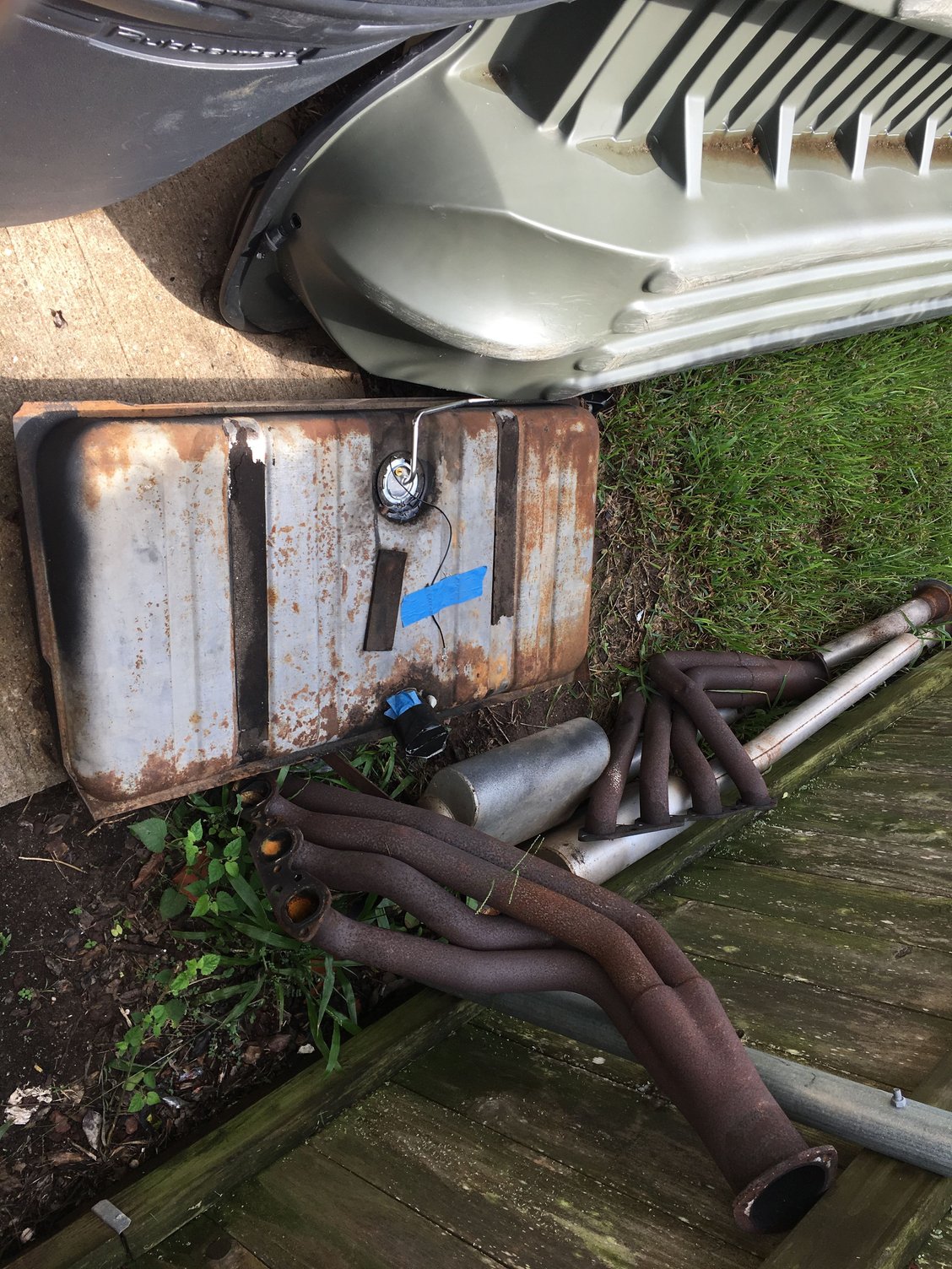  - 68 camaro fuel tank and sending unit, BBC headers - Richmond, TX 77406, United States