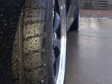 front tire rim/tire width