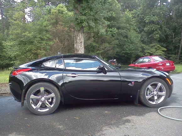the wife drives an '09 Solstice GXP coupe