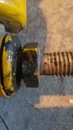 Do they go between this bolt head and the threads?