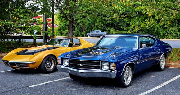 Perfect weather day! Met up with a friend at Hooter to catch up. My 72 vette and his 71 454 Chevelle SS 😊

The Chevelle is in excellent condition and catches everyone's attention on the street or parking lot. 