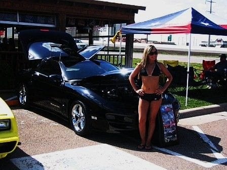Hooters Car Show 2007