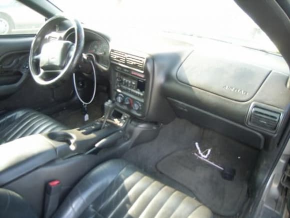 01 Camaro Interior  Black Leather 76k