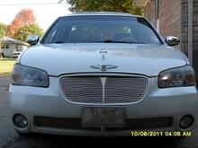 chrome grille, chrome inserts (bottom), nissan hood emblems