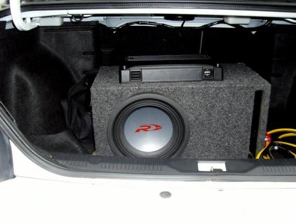 alpine type r 10 kenwood 1800 watt amp