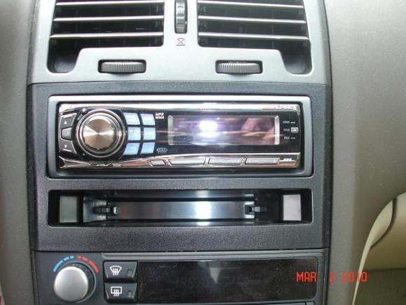 Alpine CDA 9857 Bio Light Display head unit.