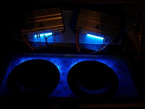 2 1000 watt JL audio amps 1 for full Focal rear deck, door and tweet componants. 1 for the 2 infinity reference 12" subs in 7/16" plexiglass custom box.