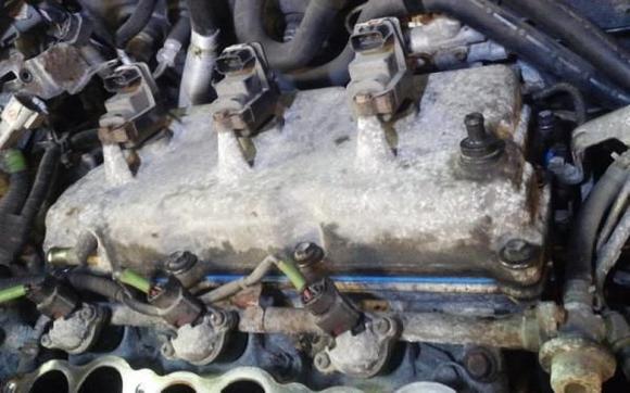 Rear Valve Cover with new Gasket, Tube Seals &amp; Grommets