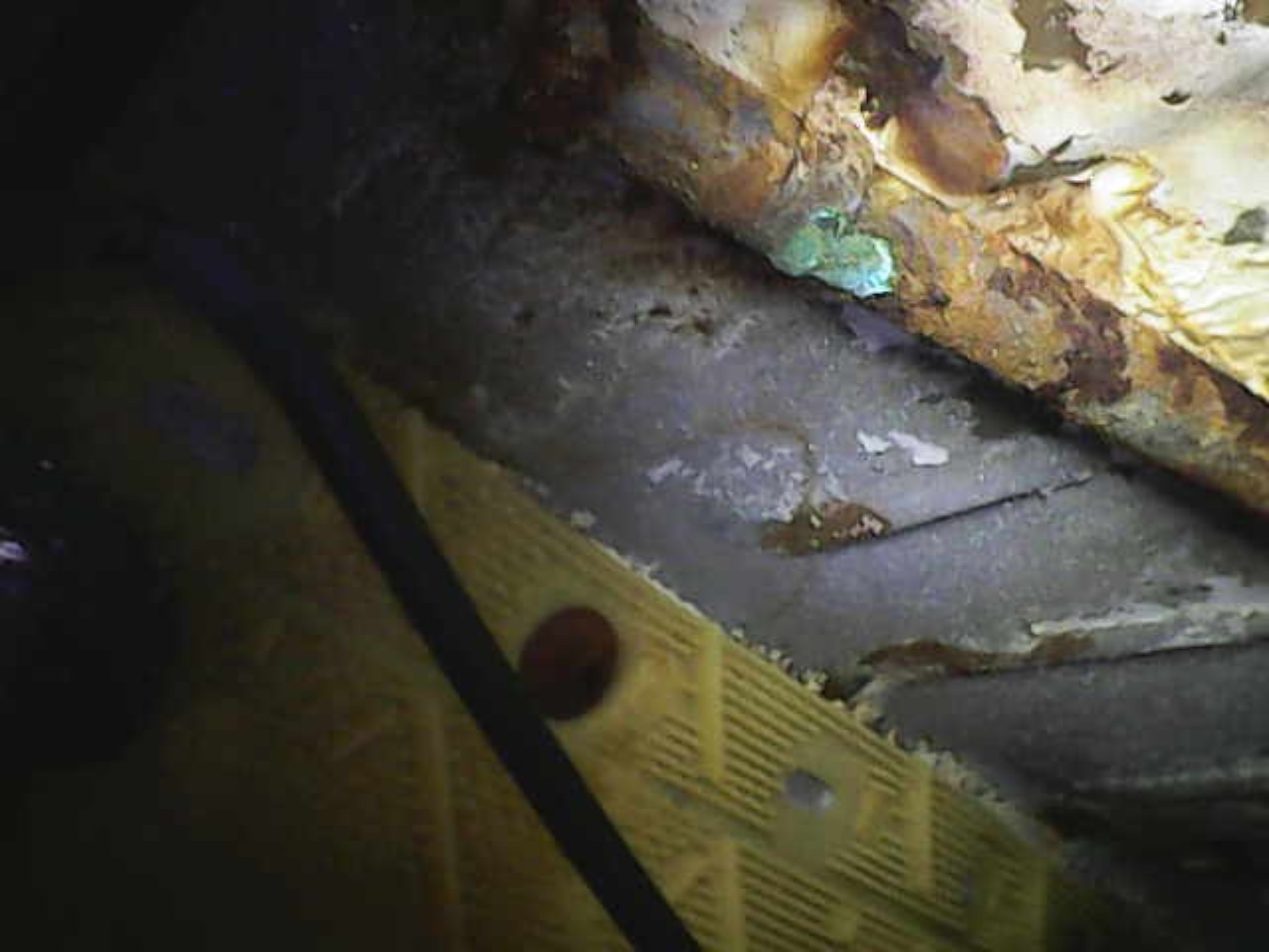 More rust and panels. Also not sure what�s lining the ceiling