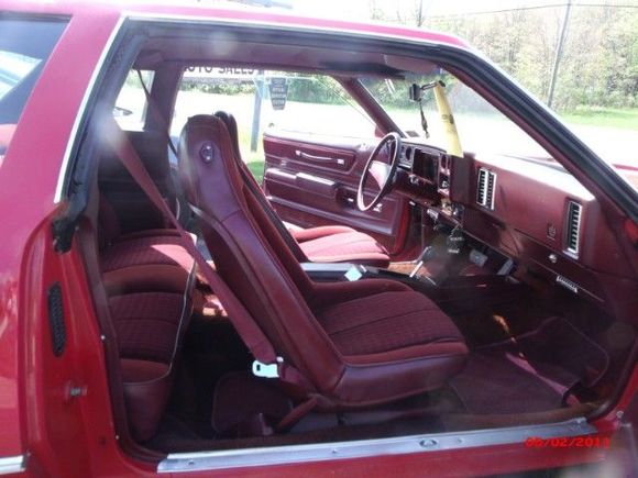 76 Monte Carlo passenger side interior