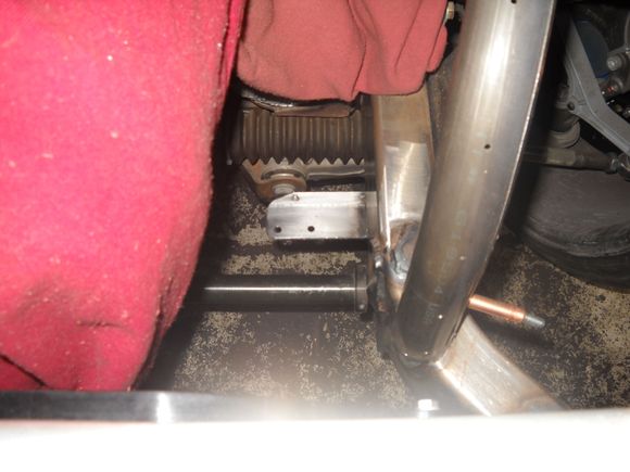 Booster mounting bracket