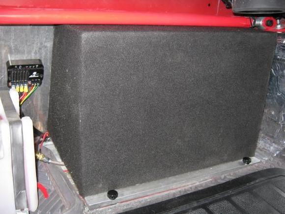 Closer look at the sub-box and retaining bar