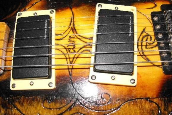 thats my initials between the two pickups C.D.M.