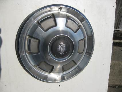 1967-69 PLYMOUTH,,,BARRACUDA,,,VALIANT HUBCAPS